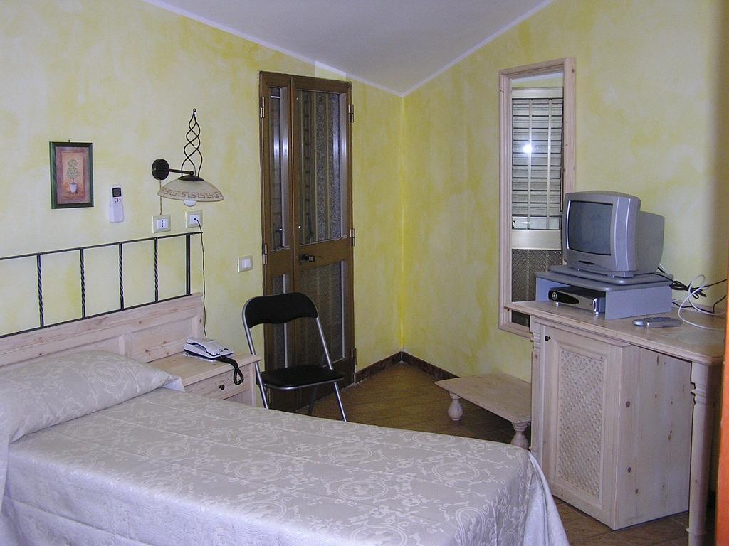 Hotel Mistral Portoscuso Værelse billede