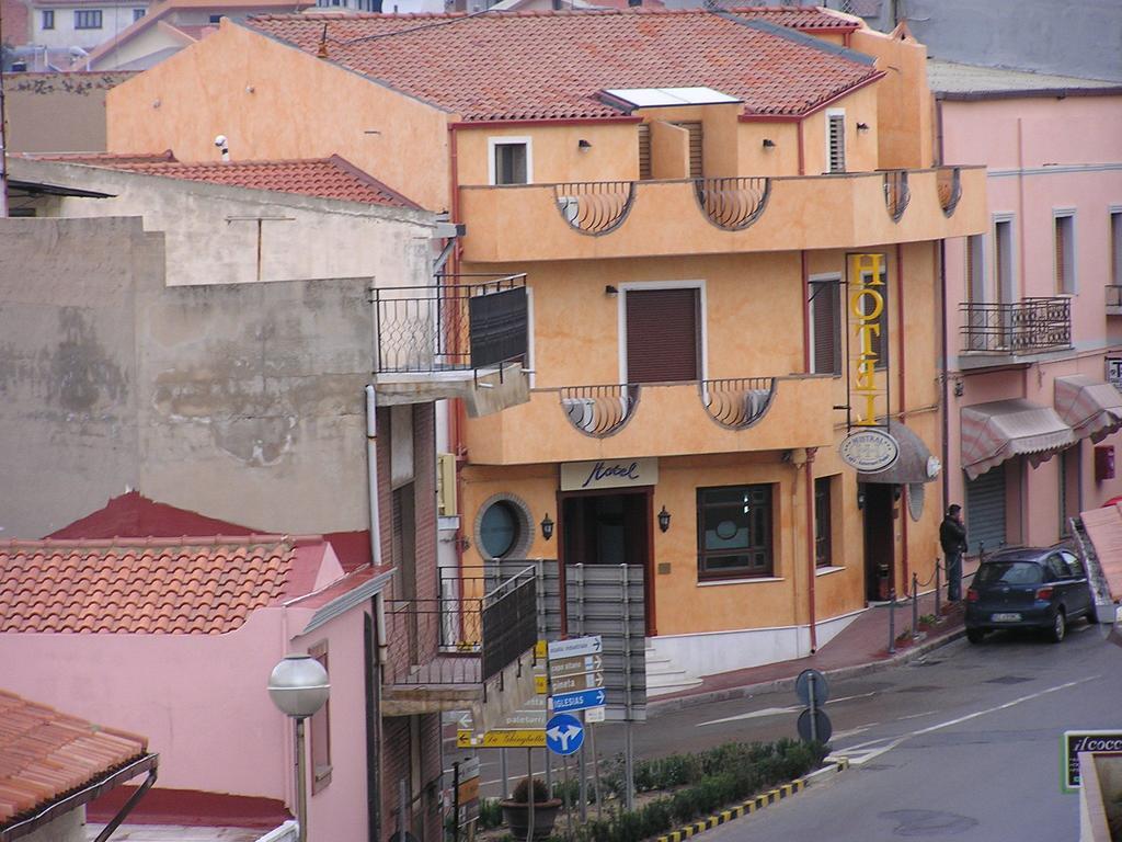 Hotel Mistral Portoscuso Eksteriør billede