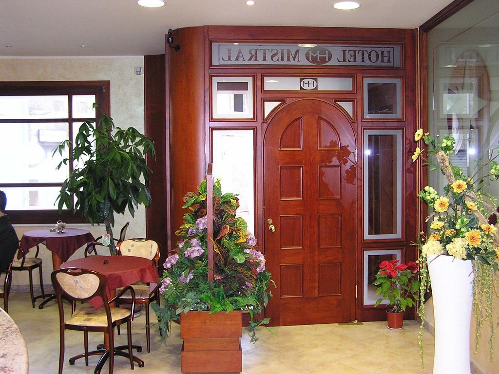 Hotel Mistral Portoscuso Eksteriør billede